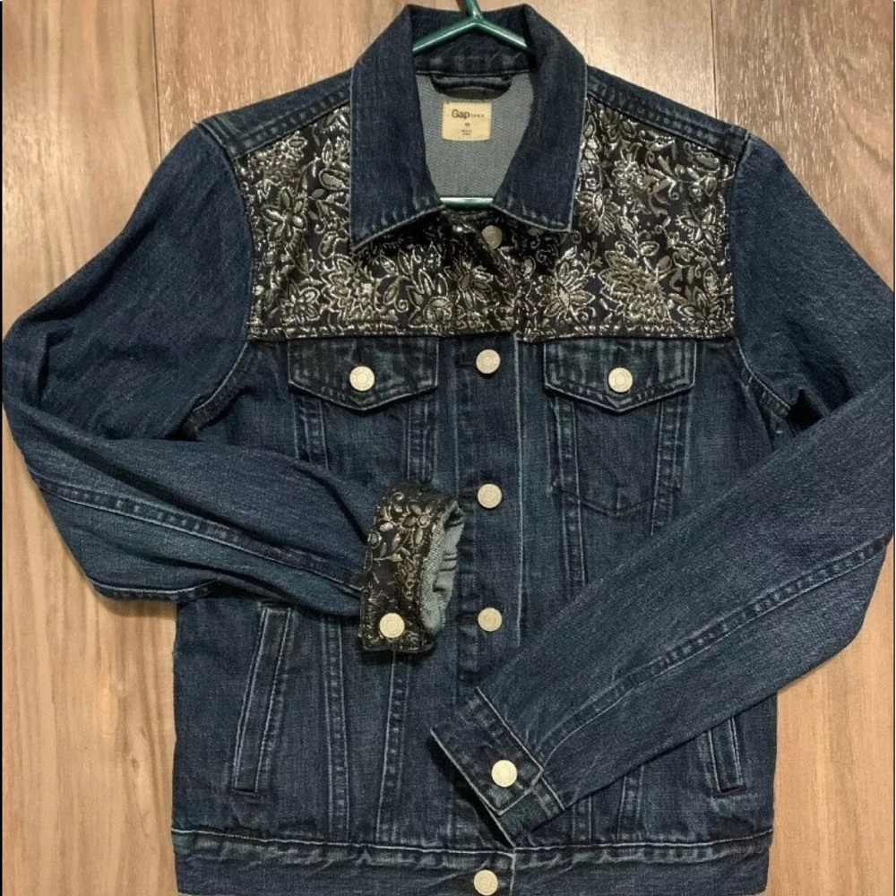 NWOT Gap Denim Jacket Size XS